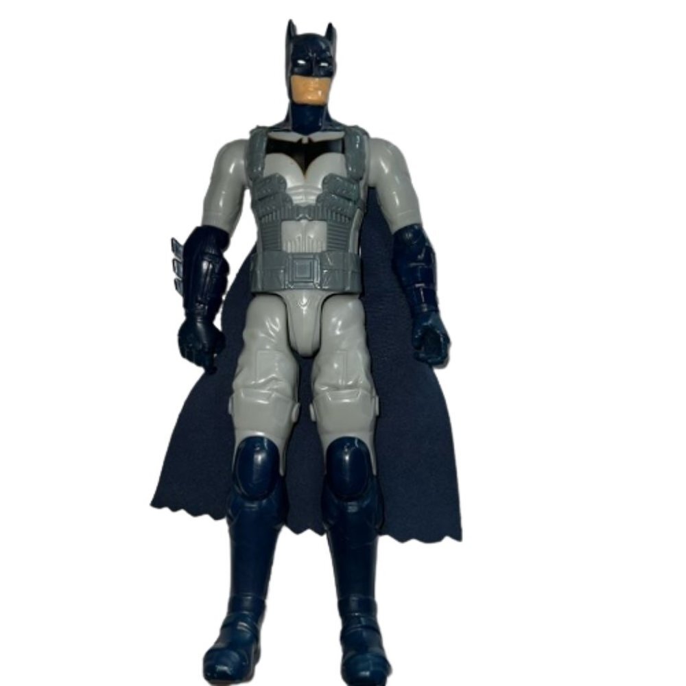 DC Comics Batman True Moves Armour Suit 11" Action Figure Mattel 2018